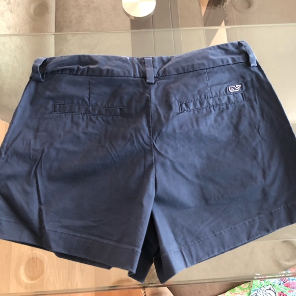 Vineyard vines anchor embroidered shorts - Picture 2 of 2